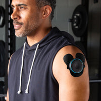 Man using the Chirp Halo with Should Pad